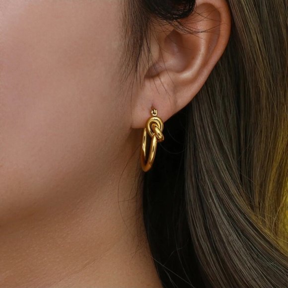 Jewelry - NEW KNOT 18K GOLD HOOP EARRINGS